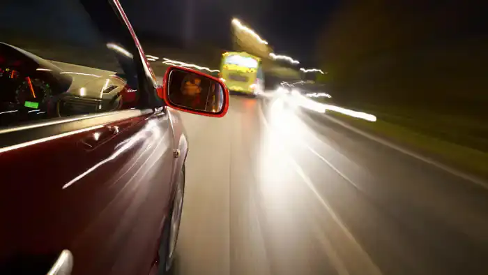 Гнал под 230: “летевшего“ по Аль-Фараби ищут в Алматы