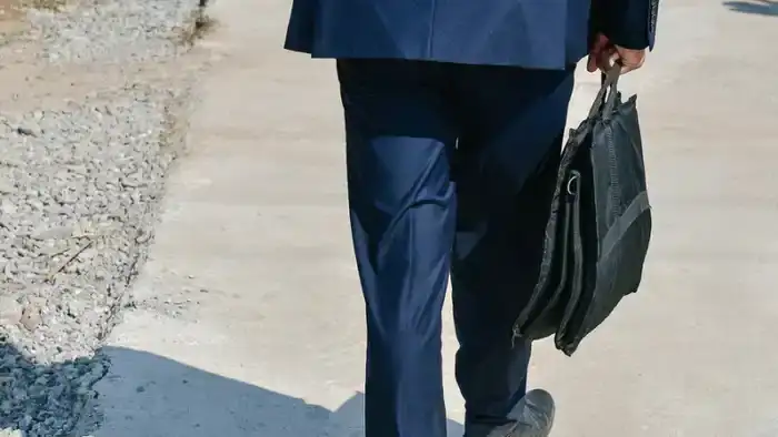 КНБ обнаружил преступную схему легализации иностранных граждан в Казахстане