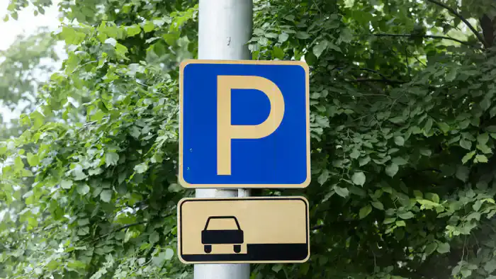 Аким ответил на вопрос о том, передадут ли парковки Астаны частной компании