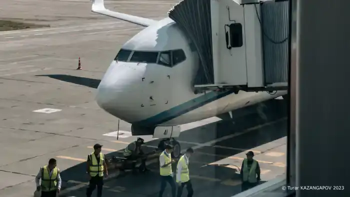 Депутат озвучил причину высоких цен на авиабилеты в Казахстане