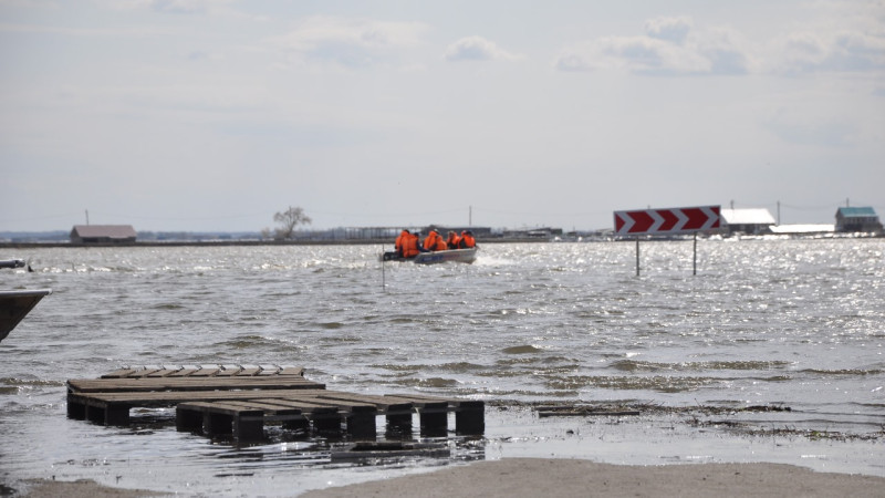 Село в пригороде Петропавловска стало островом: что здесь происходит