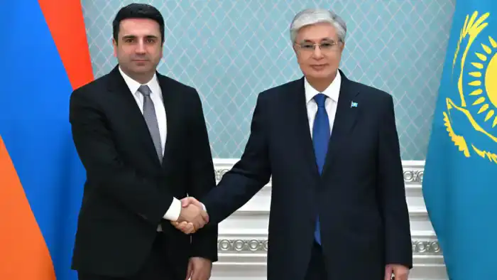 Токаев принял спикера парламента Армении