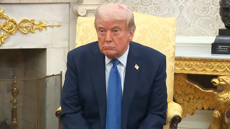 Возможно, Путин вводит меня в заблуждение. Трамп озвучил это после встречи с Зеленским в Ватикане