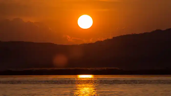 Экстремальная жара и грозы в Казахстане: как погодные аномалии влияют на повседневную жизнь