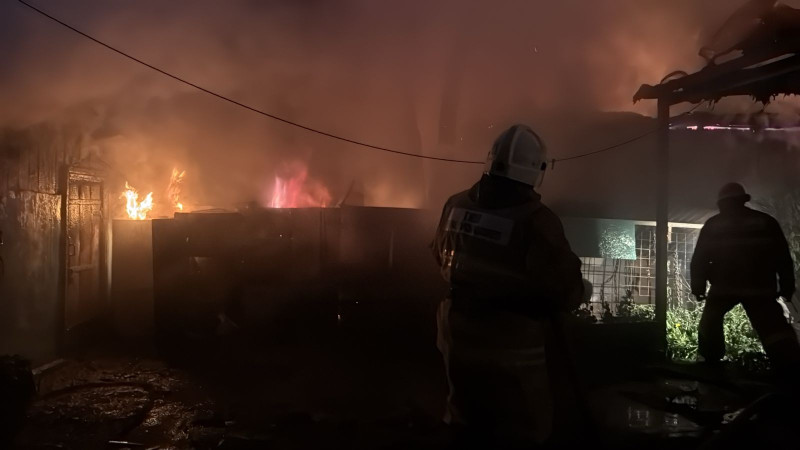 Ночной огненный танец в Алматы: пламя унесло жизнь и разрушило покой