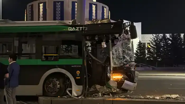 Дорожный инцидент в Астане: как авария автобуса повлияла на транспортную систему города
