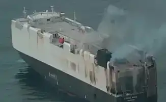 Грузовое судно Morning Midas с 3000 автомобилями загорелось и затонуло у берегов Аляски: подробности инцидента