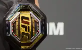 Шокирующее заявление: Ислам Махачев готовится к уходу из UFC после трёх боёв, утверждает Хавьер Мендес