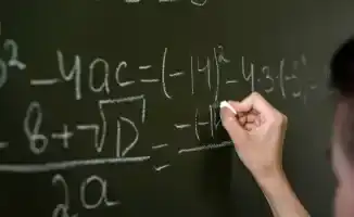 Учителя: отдых или подработка? Министр раскрывает летний секрет