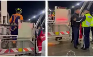 Ночной инцидент в Астане: мужчина покорил арку моста через Есиль