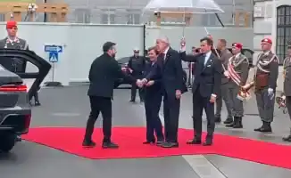 Когда дождь застал врасплох: Зеленский и его жена на дипломатическом подиуме