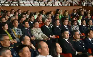 Президент посетил концерт в честь Дня полиции в рамках недели "Закон и Порядок" в Москве