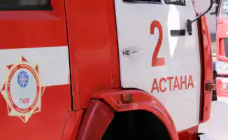 Жители ЖК Астаны эвакуированы: пожар оставил без крова десятки семей