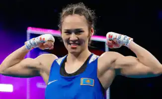 Алуа Балкибекова из Казахстана триумфально побеждает на Кубке мира в Астане, разгромив соперницу из США