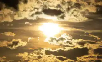 Экстремальная погода в Казахстане 3 июля: ливни, грозы и жара