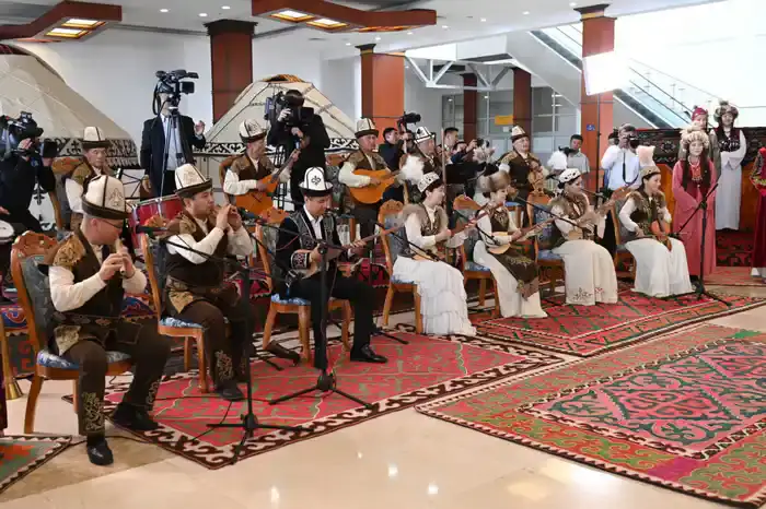 оркестр кыргызских национальных инструментов