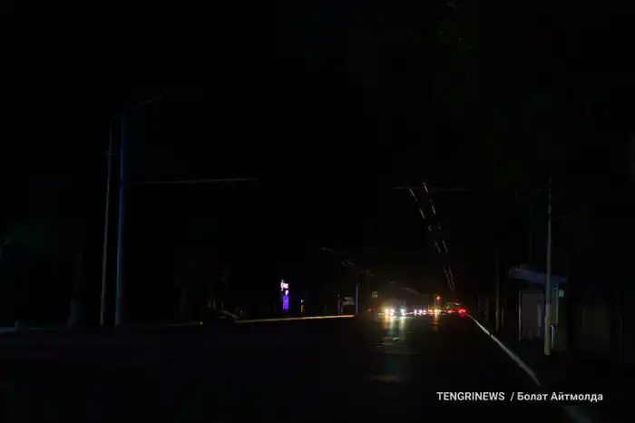 Местами на Сейфуллина не освещена проезжая часть 13 августа 2025 года
