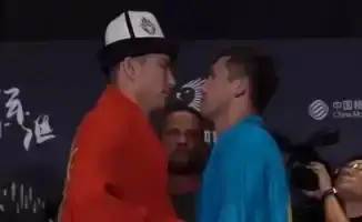 Дияр Нургожай одерживает победу над Ураном Сатыбалдиевым в первом раунде поединка на UFC, завершив бой удушающим приемом