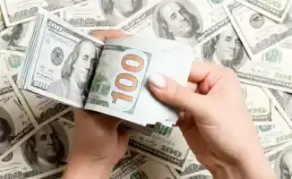 Казахстанцы теряют интерес к доллару: социальные изменения в финансовом поведении населения