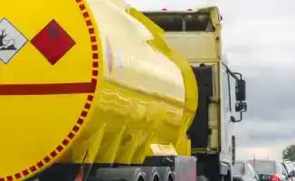 Казахстан усиливает контроль на границе из-за ситуации с бензином: правительство обсудило меры по стабилизации рынка ГСМ