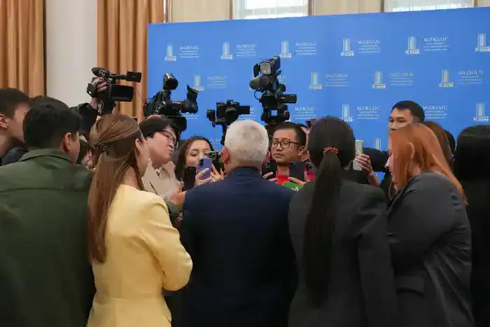 депутат журналисты СМИ