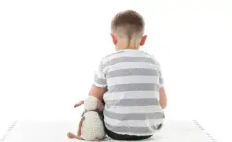 Администрация Трампа готовится сделать заявление о связи между аутизмом и использованием препарата Tylenol (парацетамол) во время беременности. Это решение может вызвать широкий общественный резонанс и обсуждение среди медицинских экспертов и родителей, о