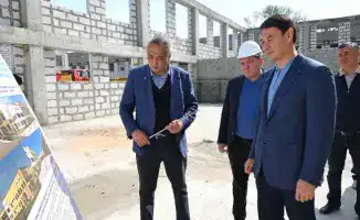 Аким Алматы Дархан Сатыбалды поставил жесткий ультиматум подрядчику, занимающемуся реконструкцией пристройки к зданию школы №58 на улице, требуя завершить работы в кратчайшие сроки.