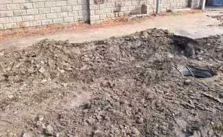 Жители Алматы недовольны раскопанными улицами и дворами после ремонта теплосетей, однако в акимате города обещают восстановить порядок к 25 сентября.