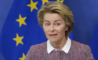 В Пловдиве, Болгария, самолет председателя Еврокомиссии оказался без навигации при посадке. По информации Financial Times, в инциденте подозревают российские власти. В результате этого инцидента возникли вопросы о безопасности и возможных вмешательствах в