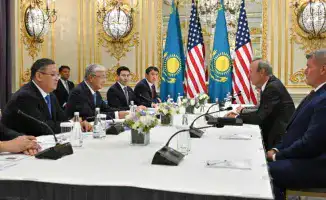 Токаев в Нью-Йорке обсудил инвестиции с CEO Cerberus Capital Management