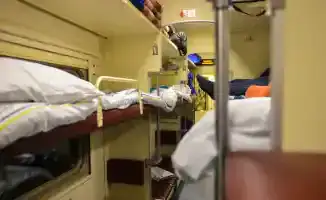 Глава государства Казахстана Касым-Жомарт Токаев в своем Послании народу страны обратил внимание на жалобы граждан относительно состояния вагонов, подчеркнув необходимость улучшения качества транспортных услуг.