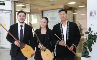 В Мультимедийном центре традиционной музыки прошёл праздничный концерт "Алматы – арман қала", который собрал студентов, школьников и ценителей национальной музыки. Молодые таланты продемонстрировали свои навыки и творчество, создавая атмосферу праздника и