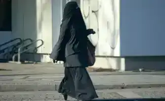 Социальные последствия запрета на одежду, закрывающую лицо: Казахстанская полиция разъясняет новый закон