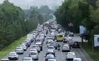 Изменения в рабочем графике госслужащих Алматы: Пробки и студенты