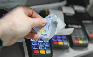 Россияне вызываются в полицию из-за казахстанских банковских карт: допросы по удалённому оформлению