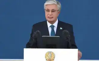 Токаев подчеркивает важность труда и социальной сплоченности в поздравлении казахстанцев с Днём труда