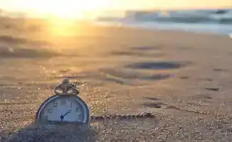 Французская девушка: время в её памяти не имеет границ