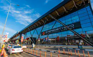 Столкновение двух пассажирских самолетов в аэропорту Шереметьево: Airbus A330 авиакомпании Hainan Airlines столкнулся при рулении