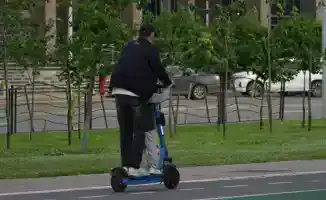 Генерал полиции Казахстана против запрета электросамокатов: взгляд на проблему безопасности в крупных городах