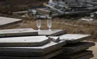 Международный скандал: Реконструкция русла реки Большая Алматинка привела к кражам плитки и общественному недовольству