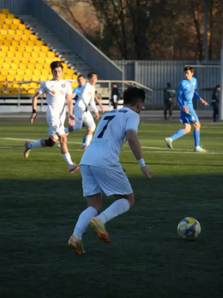 Впервые за 15 лет футбольный клуб ВКО вышел в Премьер-лигу (3)