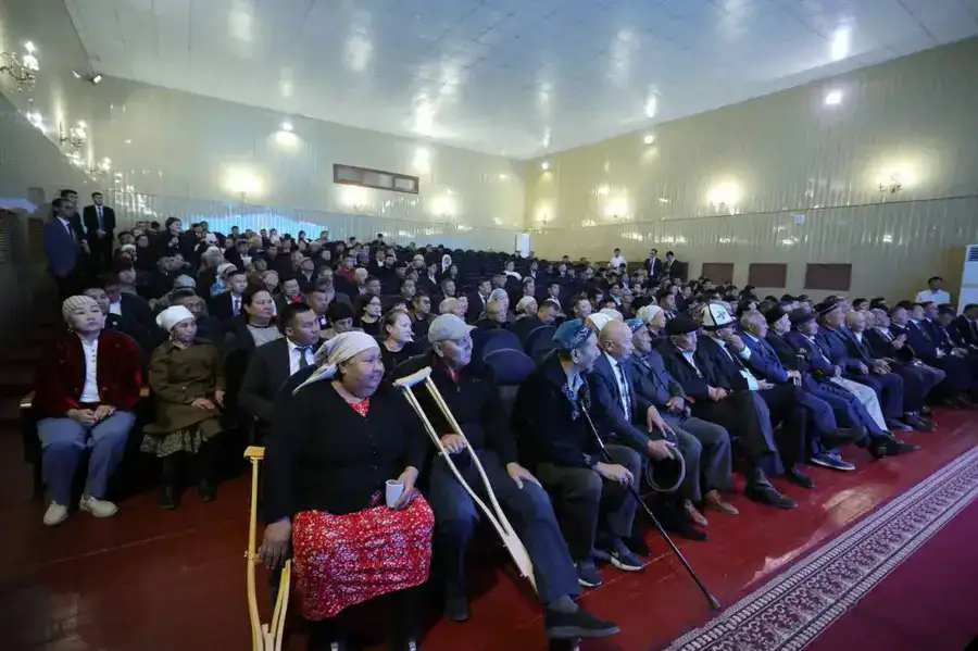 Нурдаулет Килыбай встретился с жителями Бейнеуского района: «Главная цель — повышение качества жизни населения» (7)