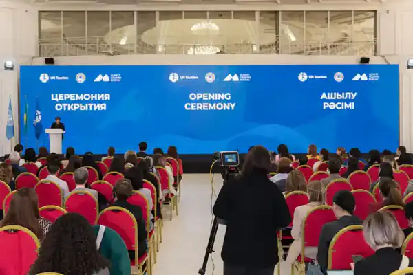 Казахстан поддержит 200 женщин-специалистов в туризме (2)