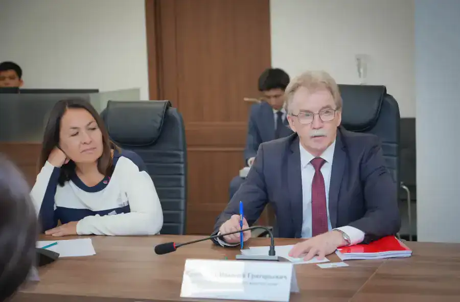 Министр науки и высшего образования РК встретился с делегацией Сибирского отделения Российской академии наук (6)