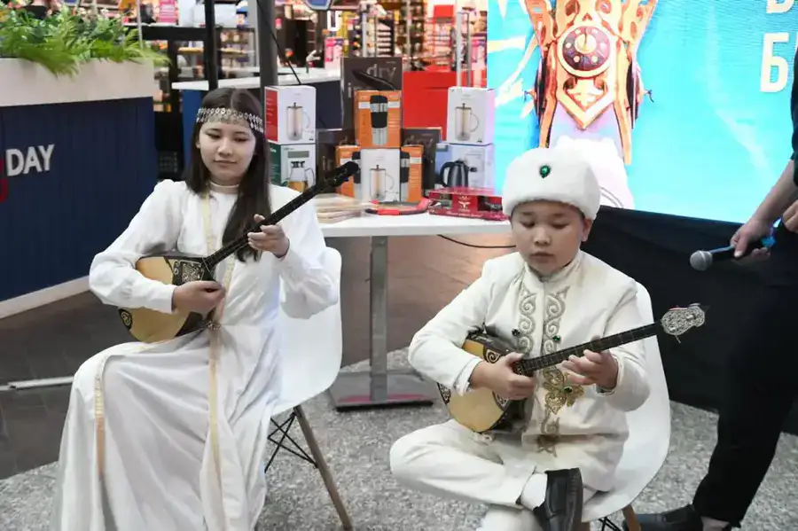 В Астане прошла акция «Ашық алаң» (3)