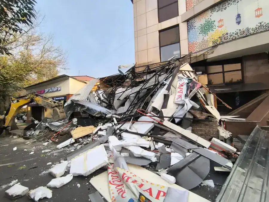 В Алматы по решению суда под снос попало очередное кафе (2)