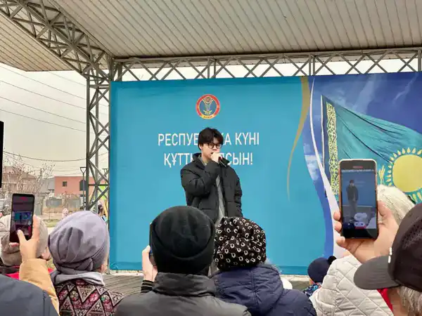 В Астане начались праздничные концерты ко Дню Республики (6)