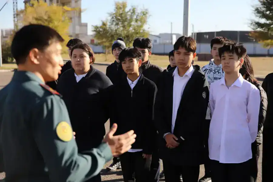 Когда служба – наука: школьники посетили технологический парк Национального университета обороны (2)