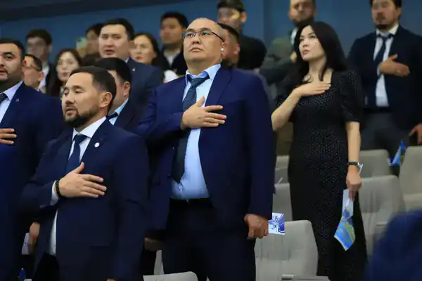 Чествование лучших и признание заслуг дорожников Казахстана: В Министерстве транспорта впервые отметили День работников автодорожной отрасли (7)