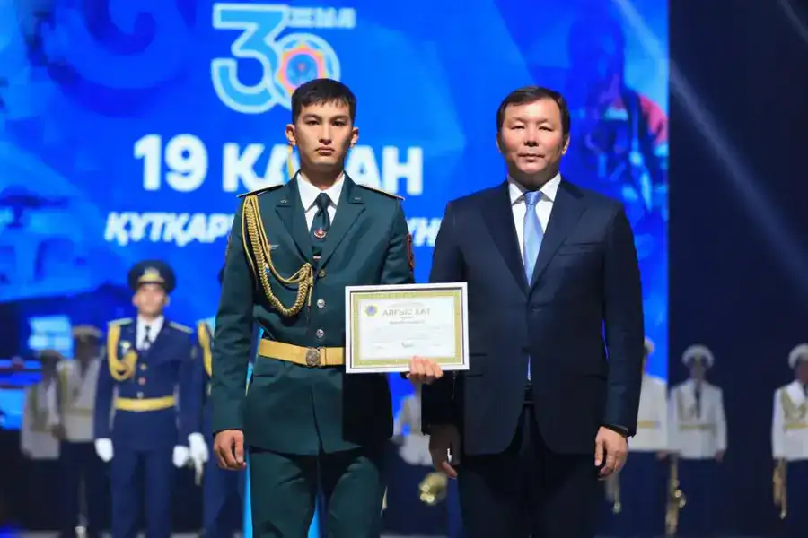 В Актобе прошла торжественная церемония, посвященная 30-летию службы по чрезвычайным ситуациям (9)